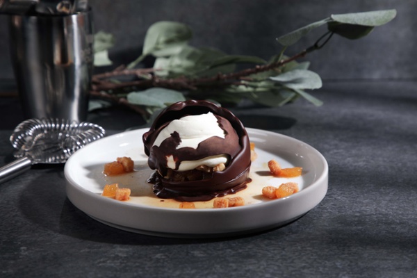 4J0A6590 chocolate bomb plated dessert-1