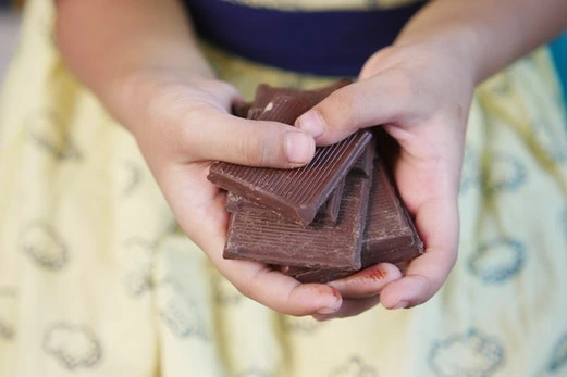 mengeraskan cokelat