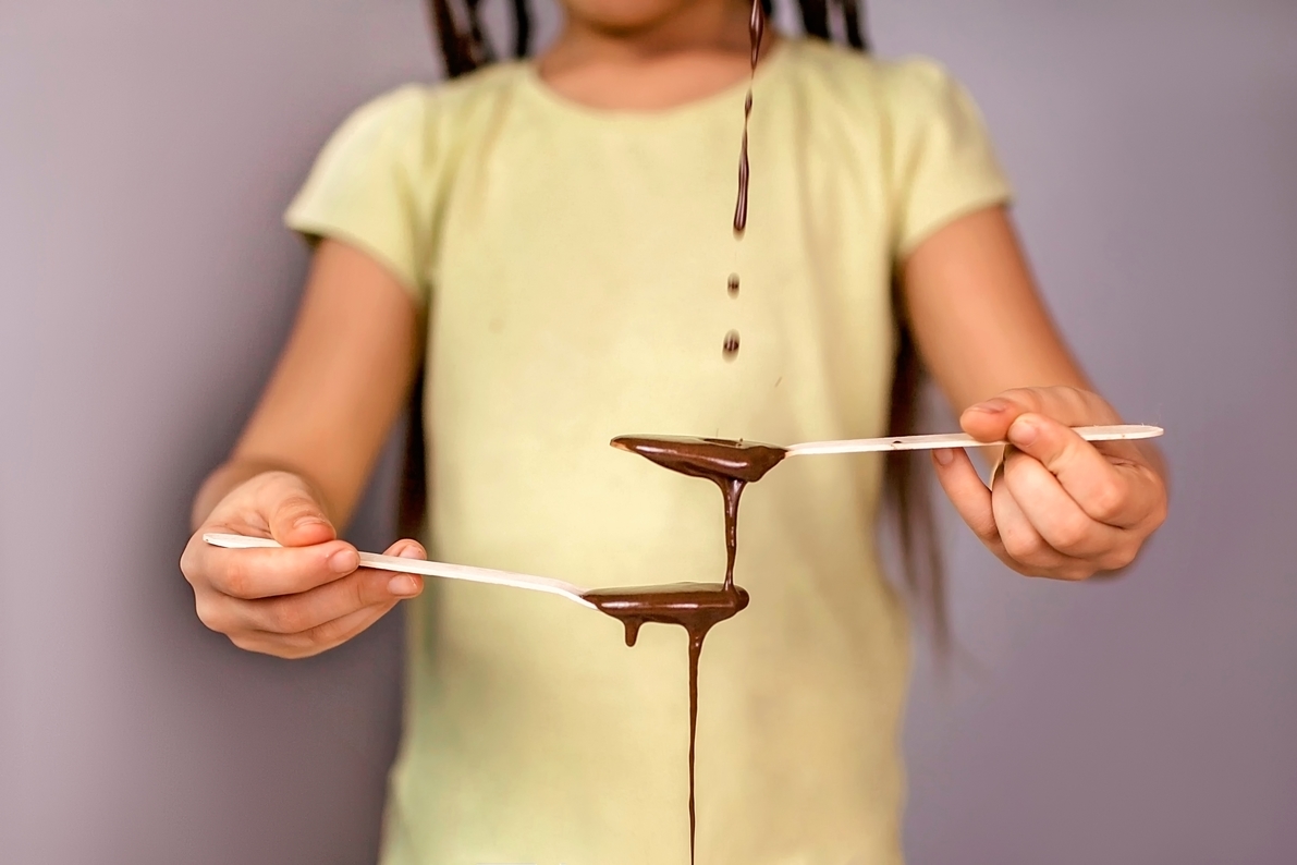 How To Temper Chocolate Without A Microwave / How To Temper Chocolate  Without A Thermometer